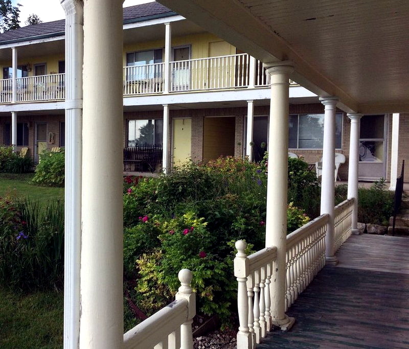 Colonial House Inn (Colonial House and Motel) - From Web Listing (newer photo)